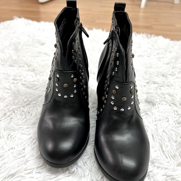 Mossimo Supply Co. Black Studded zip Booties Size 8 - Picture 3 of 7